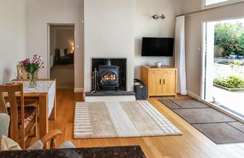 Cuddington House | Bramble Lodge