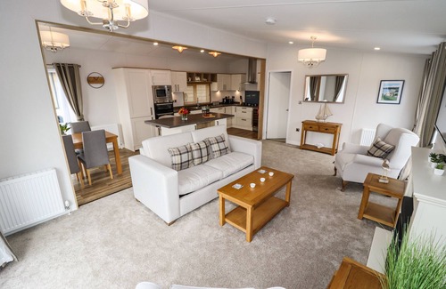 Runswick Bay Cottage | BRAMBLEWICK, pet friendly, with a garden in Staithes
