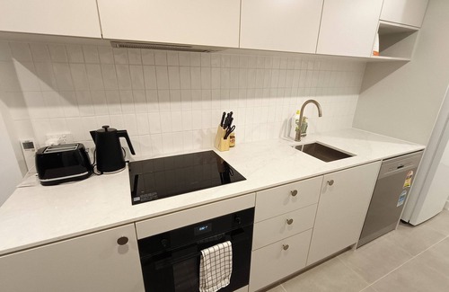 Lyons Apartment | Brand new 1B apartment in Woden center POOL GYM