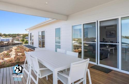 Encounter Bay House | Brand New 3 Bed 2 Bath with Sea Views