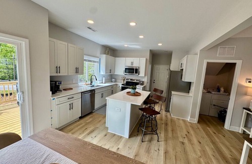 High Point House | BRAND NEW 3 Bedroom, 2.5 Bath House