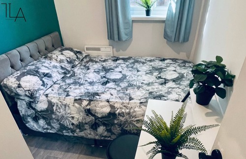 Langley Marish House | Brand New 3 Beds Flat | Netflix Wifi Parking | Heathrow Slough Windsor Pinewood