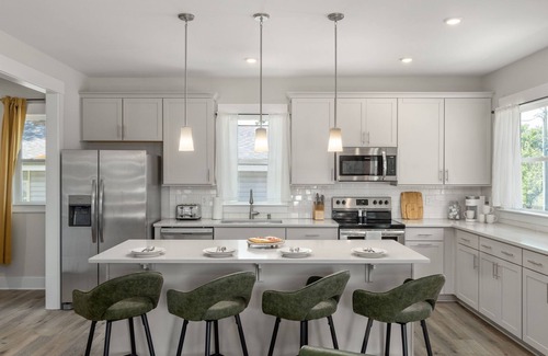 Downtown House | Brand New 4bd - Modern - Prime Location - Spacious