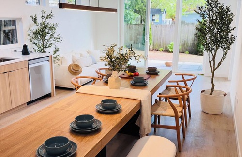 Victory Heights House | Brand New 4BR Luxury Seattle Retreat