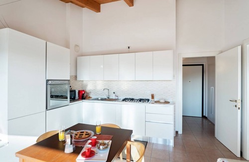 San Fermo della Battaglia Apartment | Brand new and bright apartment with all amenities