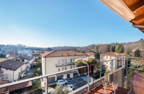 San Fermo della Battaglia Apartment | Brand new and bright apartment with all amenities