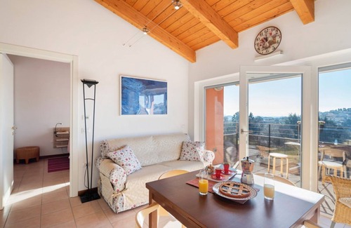 San Fermo della Battaglia Apartment | Brand new and bright apartment with all amenities