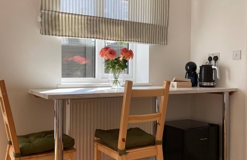 Friern Barnet House | Brand new and cosy 2bedroom house in fabulous London with WiFi