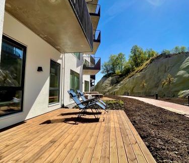Bergenhus Apartment | Brand-new Apartement 2025 Sunny Private Terrace - By the Sea