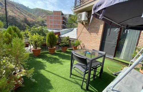Sololaki Apartment | Brand New Apartment with Terrace