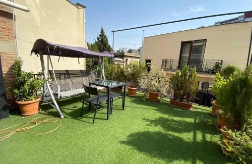 Sololaki Apartment | Brand New Apartment with Terrace