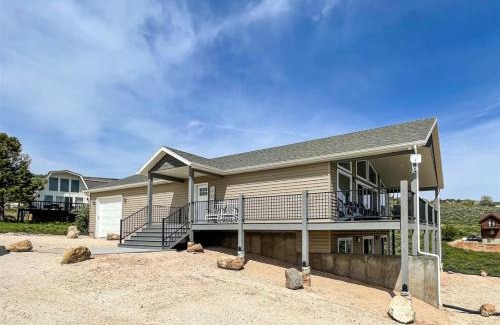 Sweetwater House | Brand New Bear Lake Beach Cottage in Sweetwater