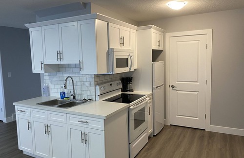 Mountain View House | Brand new beautiful home with best view outside of Waterton Park. BOTTOM suite.