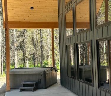 Island Park House | Brand new Bills Island cabin