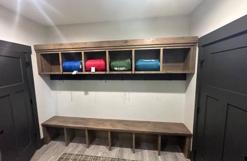 Island Park House | Brand new Bills Island cabin