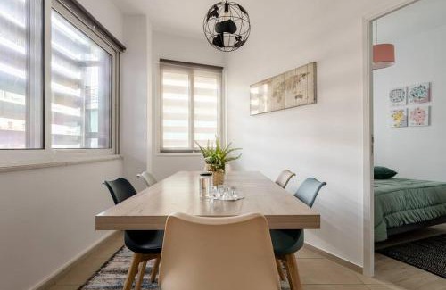Athens City Centre Apartment | Brand New Bright modern 6bdr apt-1min to Acropolis