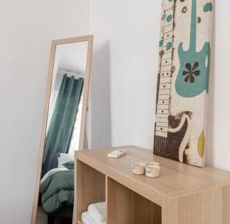 Athens City Centre Apartment | Brand New Bright modern 6bdr apt-1min to Acropolis