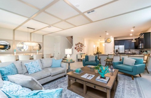 Davenport House | Brand New Butterfly Large Home Away