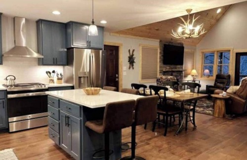 Beech Mountain Cabin | Brand New Cabin-Convenient Location!