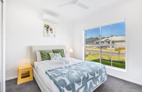 Greenbank House | Brand New Comfy Home 4Bedroom designer furniture