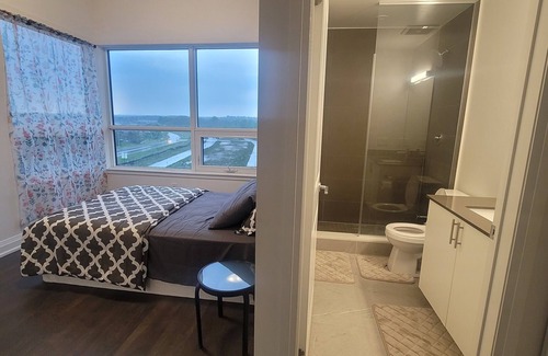 Markham Condo | BRAND NEW CONDO /Ft Great Amenities. Comfortable & Cozy!