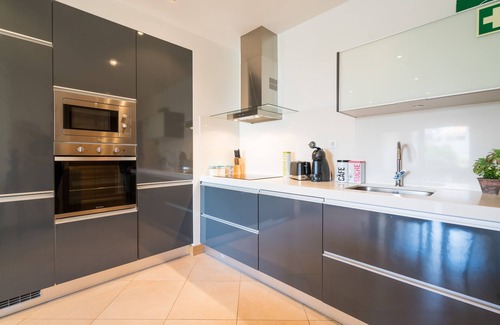 Lagos Condo | Brand New Condo in a quite area only ten minutes from Marina and Town Centre