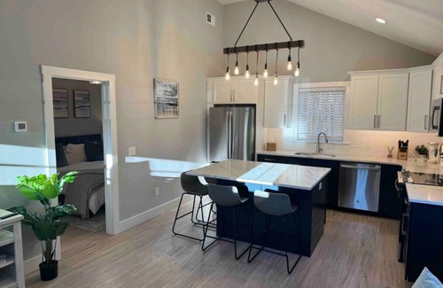 Wakefield-Peacedale House | Brand New Cozy Coastal Cottage
