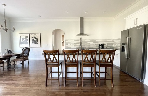 Mauldin House | Brand new custom home. Mauldin Simpsonville. King bed. Pets ok. 2 car garage.
