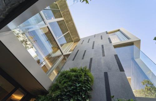 Camps Bay Villa | Brand New Dream Villa with Ocean View, Sauna & Gym