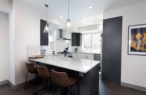 Durango House | Brand New End Unit Townhome - 2 Miles to Downtown - 30+ Day Stay Required