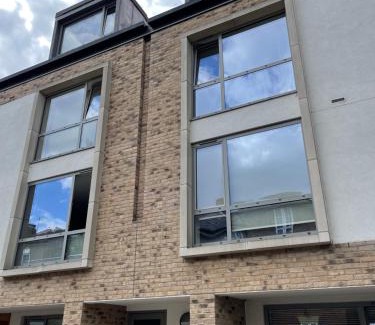 Vassall Apartment | Brand New Flat in Central London with Car Park