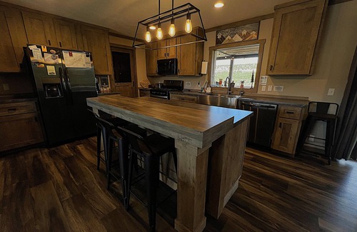 Marvel House | Brand New Home Overlooking River w/Hot Tub, AC, Large Deck w/Seating