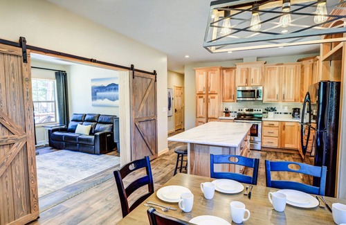 West Yellowstone House | Brand New House!- Bear Cub
