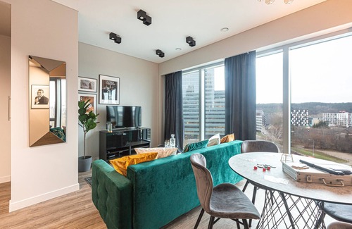 Business District Apartment | Brand New James Bond City Center