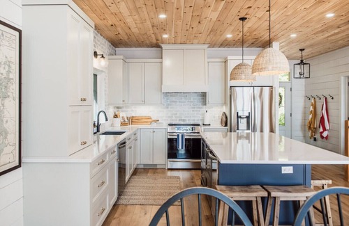 Georgian Bay Cottage | Brand New Lakefront Muskoka Cottage w/hot tub
