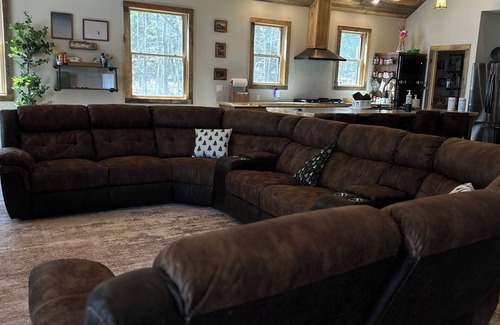 Walker House | Brand New Large Family Lodge!