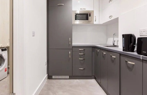 Edgware House | Brand new large studio edgware high street