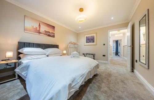 Bromley South House | Brand New London Luxury House - Sleeps 8