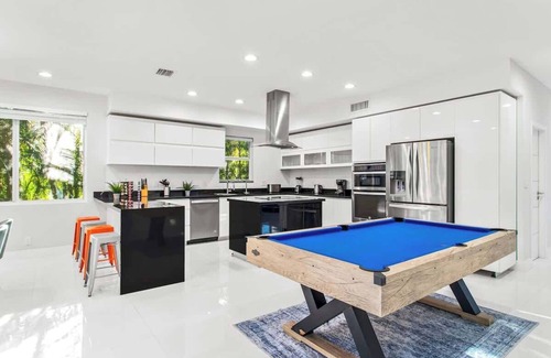 South Lake House | Brand new Luxurious home/modern style resort LUXE