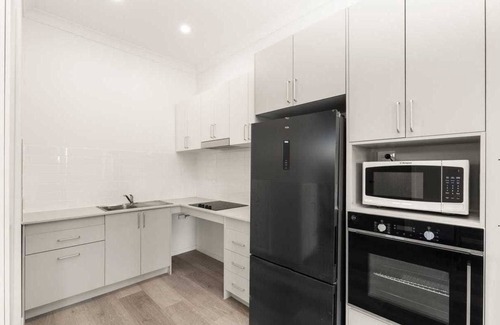 Goodna House | Brand New Luxury 3 bedroom villa/3 ensuite - bathroom/Free Wifi