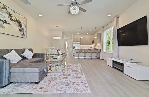 Clermont House | Brand New Luxury 4-bedroom house in Clermont