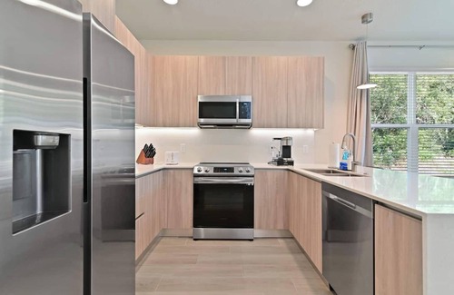 Clermont House | Brand New Luxury 4-bedroom house in Clermont