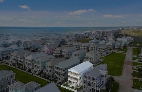 Beachside Village House | Brand New Luxury Beach House - Hot Tub