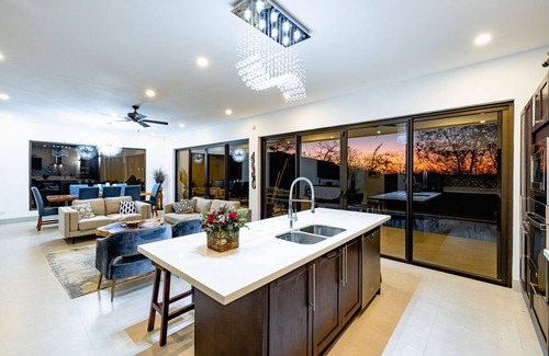 Playa Hermosa House | Brand New Luxury 3 bedroom Home, Walking distance to Hermosa Beach