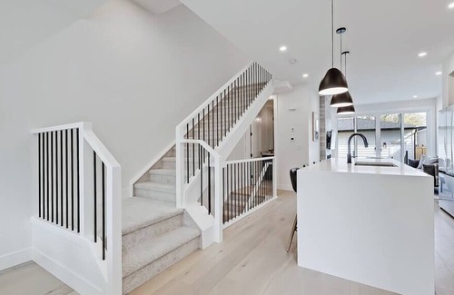 Bridgeland House | Brand New Luxury Home in Bridgeland - Sleeps 10