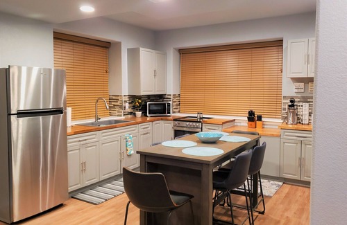 Perry Park Apartment | BRAND NEW! Luxury Modern Apartment near World Class Golf, Hiking and Cycling