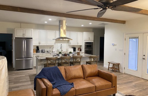 Teasdale House | Brand New Modern Contemporary Farmhouse
