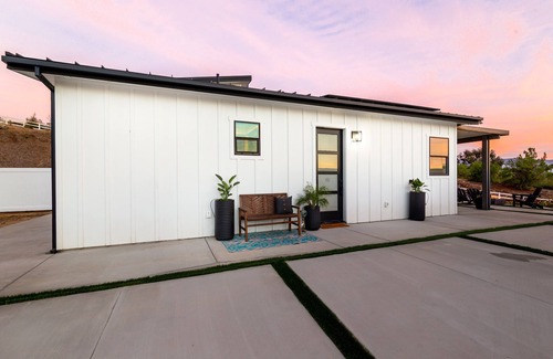 Temecula Villa | Brand New Modern Romantic Couples Getaway in Wine Country