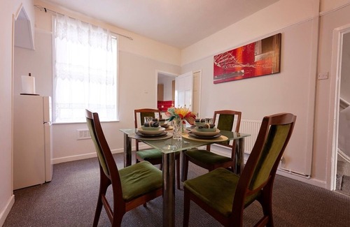 Everton House | Brand-New Oasis | 4 Beds | 5 Mins to Anfield!