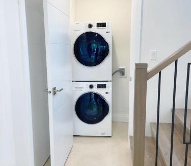 Arbutus Ridge House | Brand new, peaceful first floor room for staying